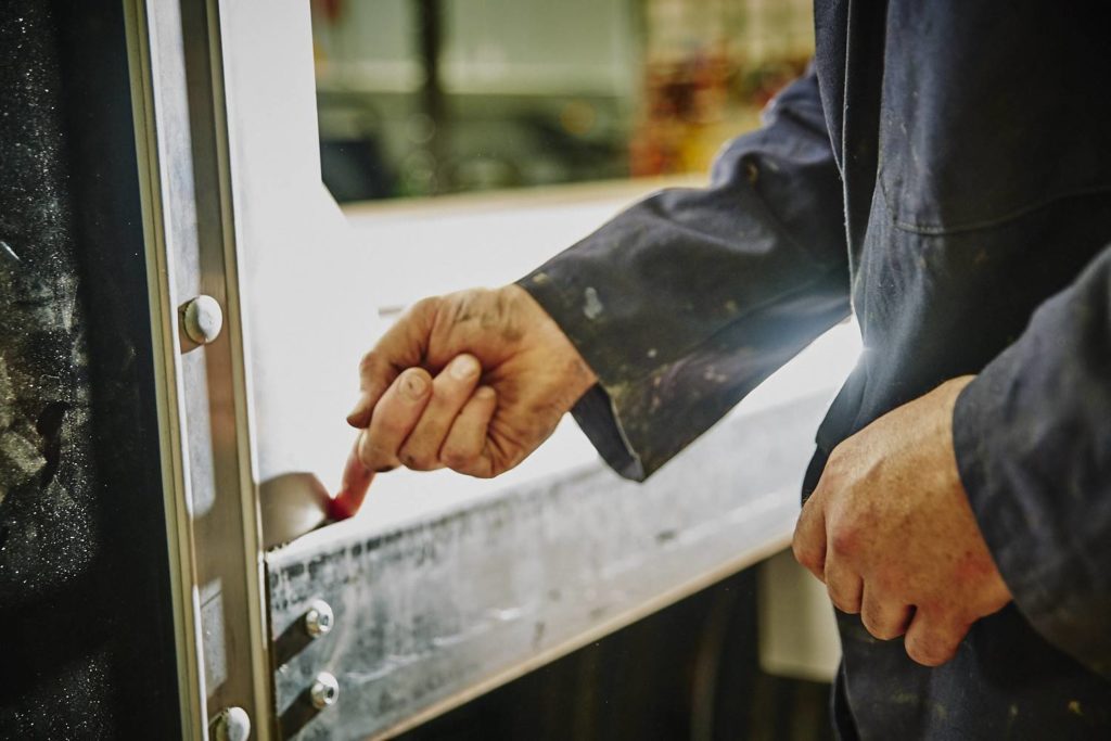 bonding and sealing a commercial vehicle